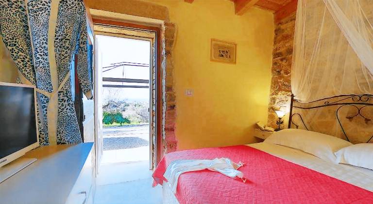Holiday apartment with 2 rooms for 6 persons in Salve