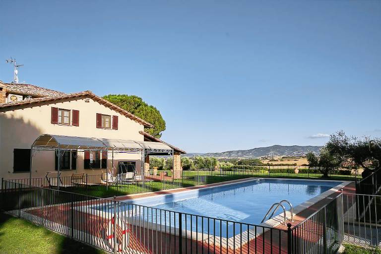 Children-friendly house with grill, private pool & yard | Pet-friendly — photo 4