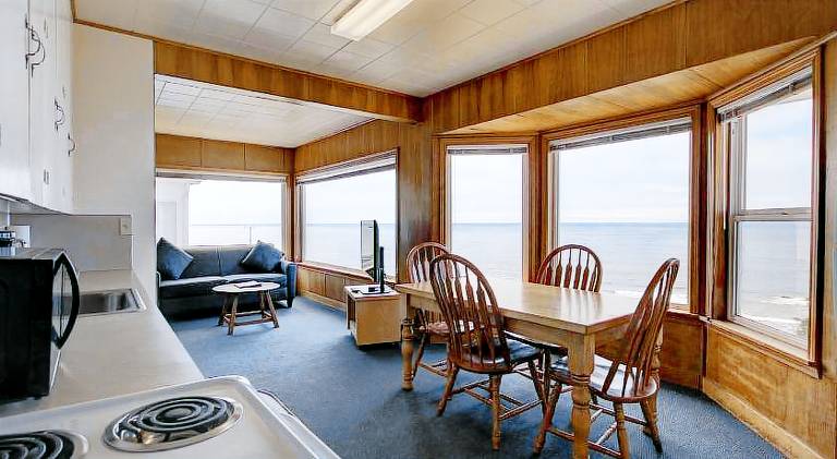Ester Lee Oceanview Inn — photo 3