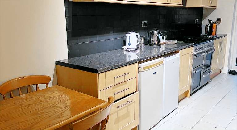 Workers Contractor friendly home long and short stays — photo 4