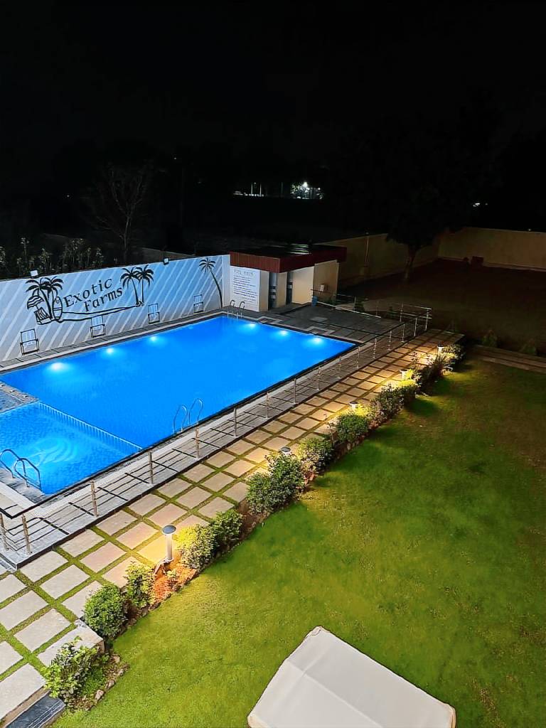 Luxury farm with jacuzzi/3bhk in Hyderabad
