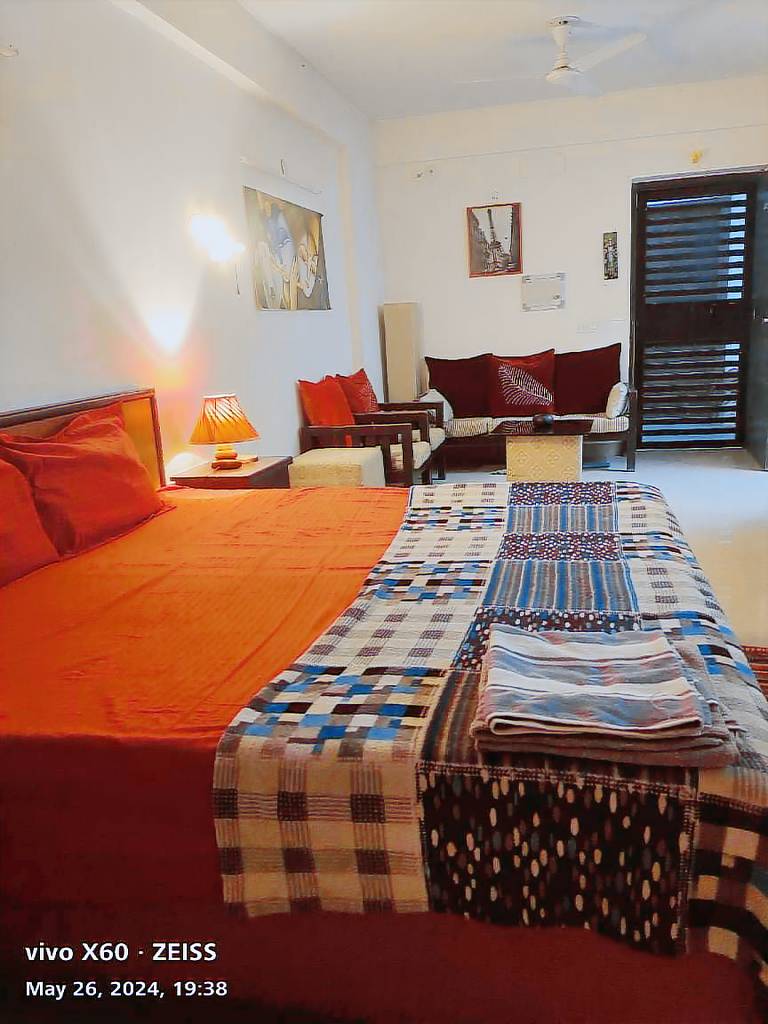Holiday apartment with yard — photo 3
