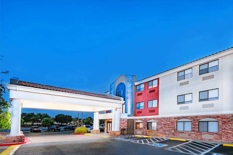 Holiday Inn Express Hotel & Suites Albuquerque - North Balloon Fiesta Park By IHG — photo 5