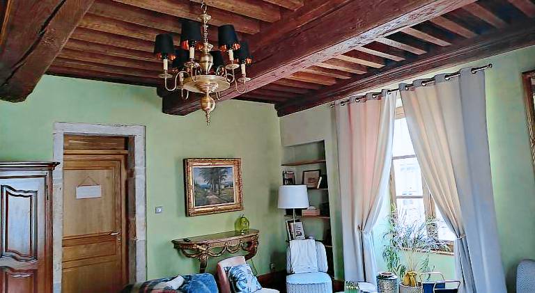 Gite, chambre d hote L echoppe est belle in Dijon