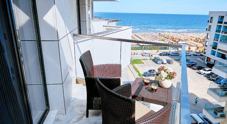 Pleasant apartment with patio, sauna & pool | Next to the beach | Pets allowed — photo 5