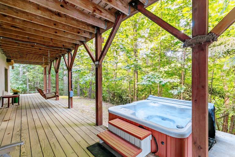 1 Abundant Life - hot tub, game room, near Boone & golf course — photo 2