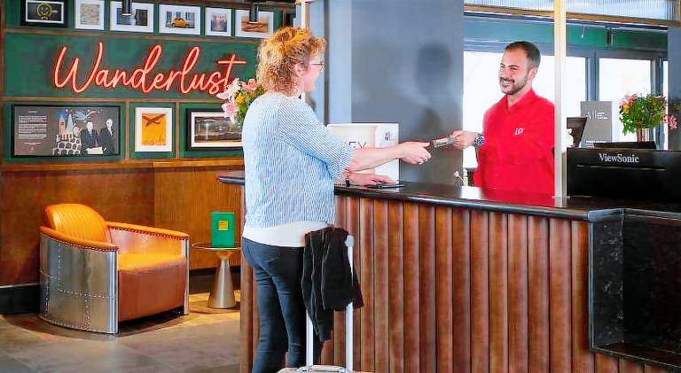 Ibis Styles London Gatwick Airport — photo 4