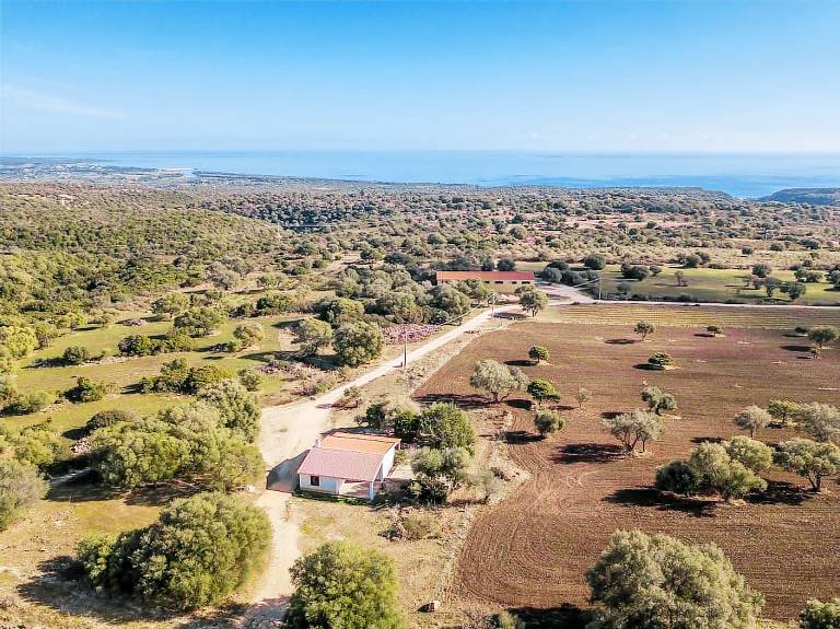 Child-friendly beautiful vacation home with patio & garden | Pet-friendly in Teo
