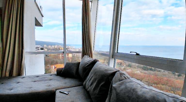 Holiday apartment with pool in Varna