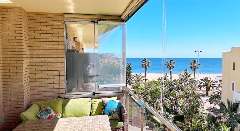 Charming apartment with pool | Next to the beach | Pet-friendly in Roquetas de Mar