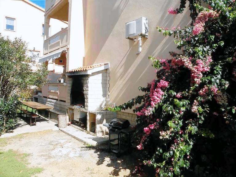 Holiday apartment with sea view — photo 4