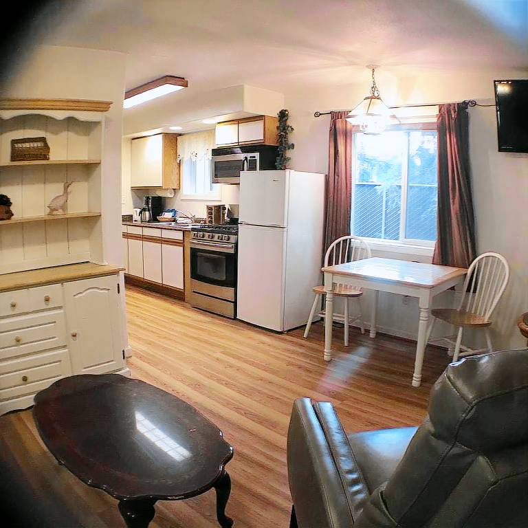 7 GABLES INN AND SUITES - BED AND BREAKFAST — photo 4
