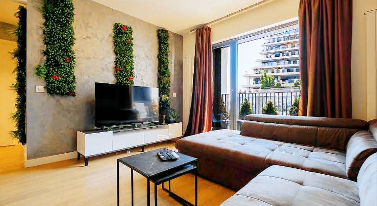 Apartment with patio — photo 2
