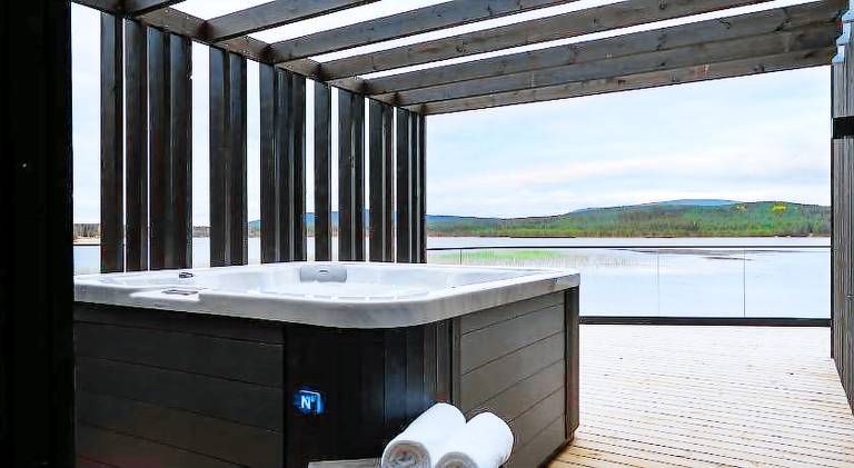 Rental apartment with hot tub — photo 3