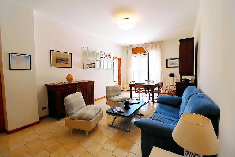 Apartment with garden — photo 3
