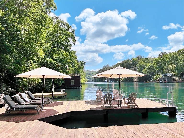 House  Lake Burton