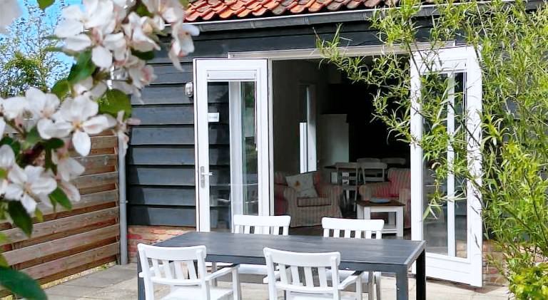 House with garden & terrace — photo 3