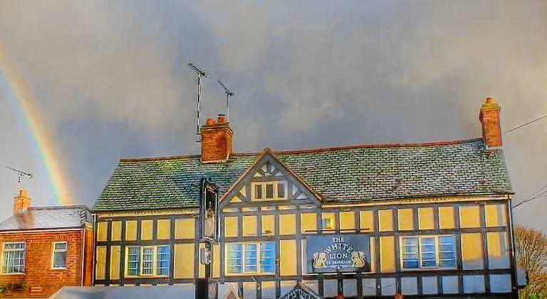 The White Lion Inn in Warwick