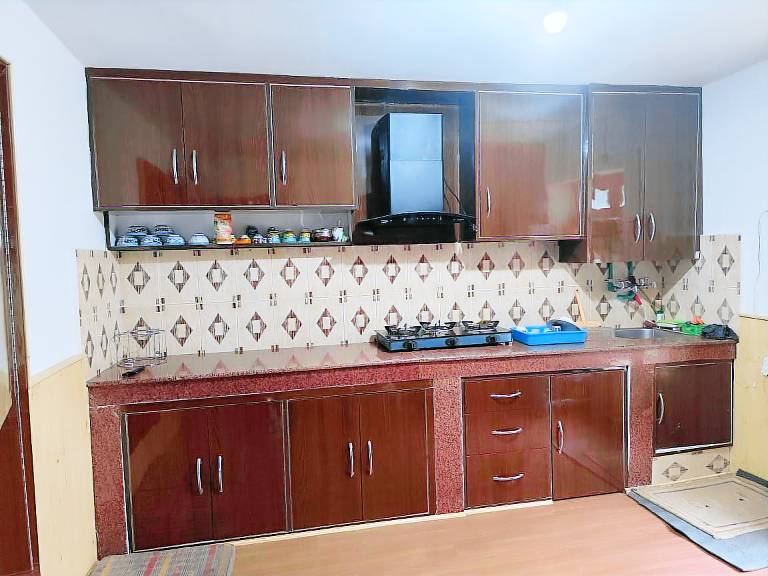 Apartment with jacuzzi, garden & patio | Suitable for remote work | Pet-friendly — photo 4