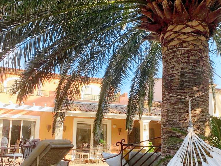 Beautiful Villa 50m from Beach, Shops, with Garden and Terrace — photo 2