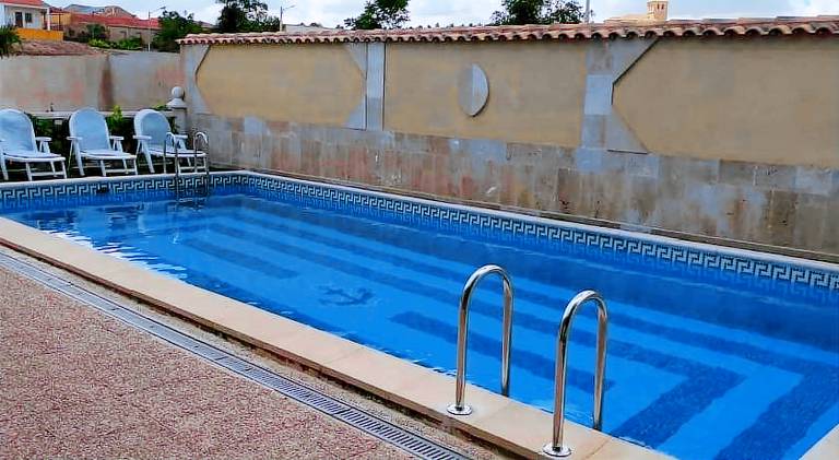 Vacation home with pool in Cuenca