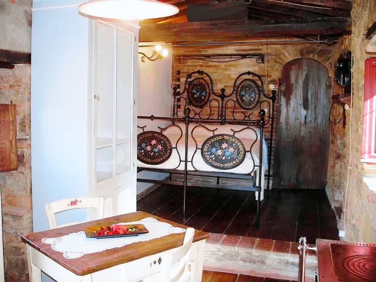 Family-oriented lovely farm with yard, terrace & barbecue | Panoramic view | Dogs allowed — photo 4