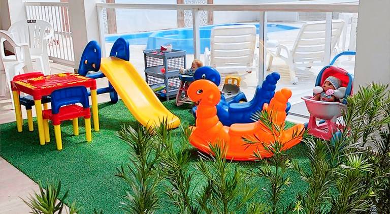 Serviced apartment with jacuzzi, pool & yard | Suitable for remote work | Pets are welcome — photo 2