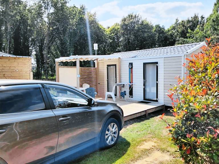 Mobile home with BBQ, garden & patio — photo 2