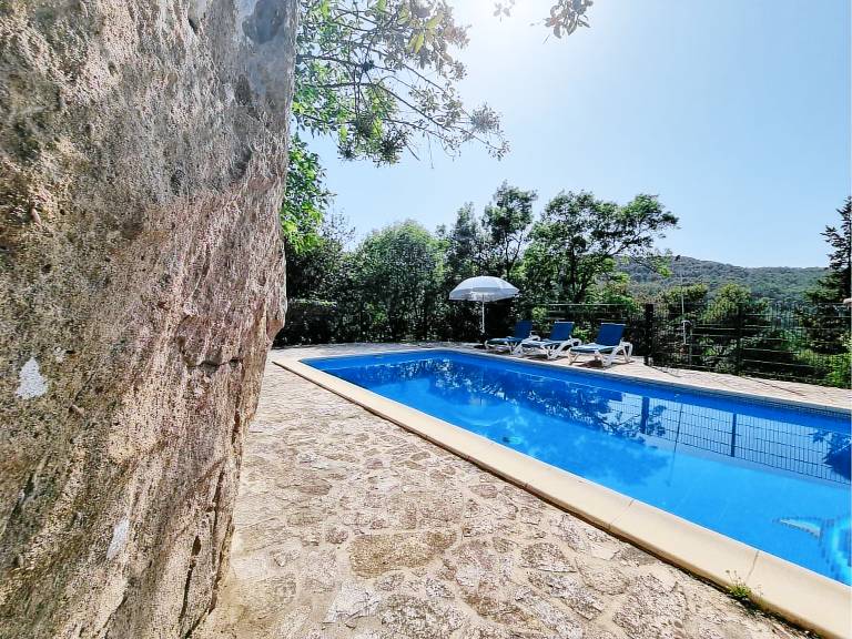 Fully equipped vacation home with private pool & terrace | Pets allowed — photo 4