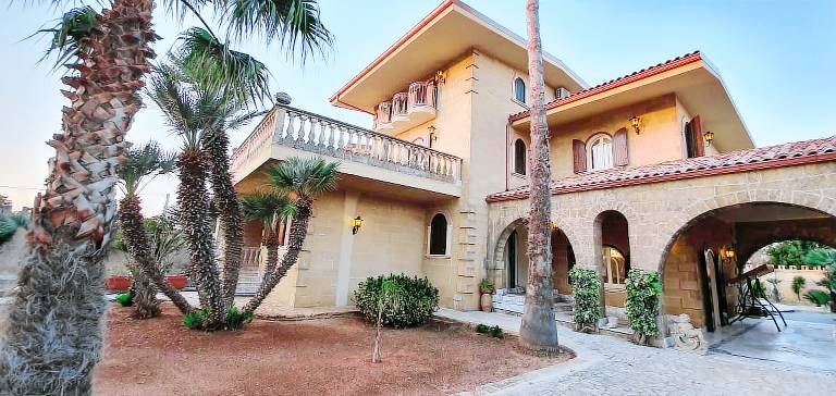 Family-oriented beautiful villa with private pool, patio & grill | Pet-friendly — photo 5