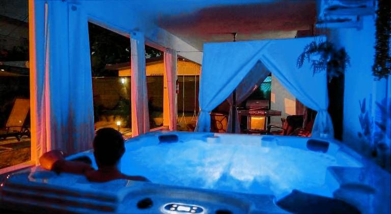House with hot tub in San Juan