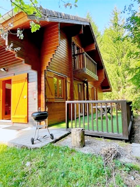 Chalet with garden, patio & BBQ | Mountain view — photo 2