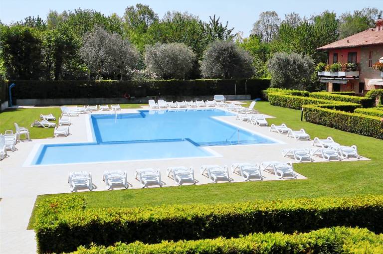 Lovely holiday apartment with yard, patio & pool | Next to the beach | Dogs allowed — photo 5