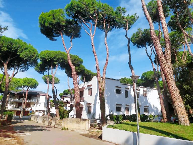 Rental apartment with grill & yard | Next to the beach | Pets allowed — photo 2