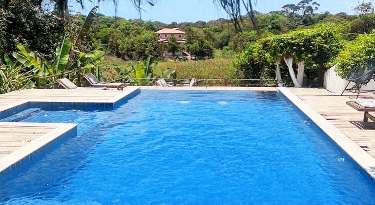 Rental apartment with garden & pool in Porto Seguro