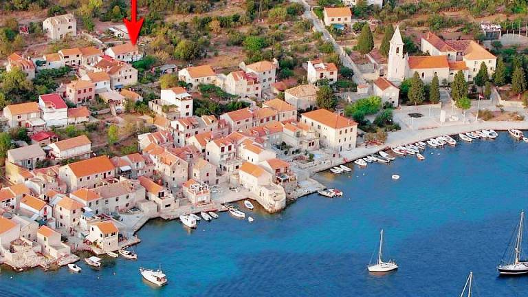 One bedroom apartment with terrace and sea view Prvić Luka, Prvić (A-21276-a) in Vodice