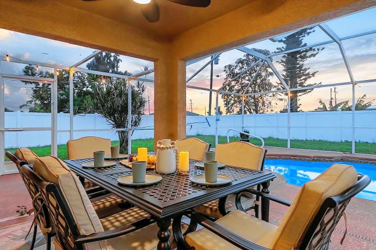 Vacation home with grill, private pool & jacuzzi — photo 2