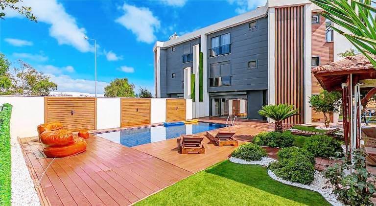 Villa with grill, patio & private pool — photo 4
