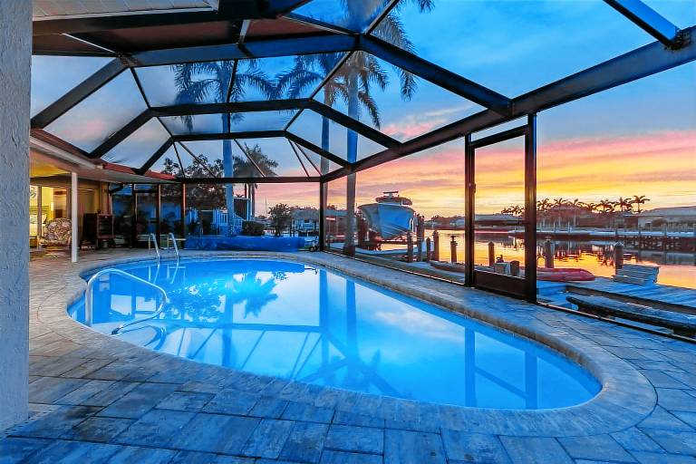 Family-oriented pleasant vacation home with barbecue, private pool & jacuzzi | Water view | Pet-friendly in Cape Coral, FL