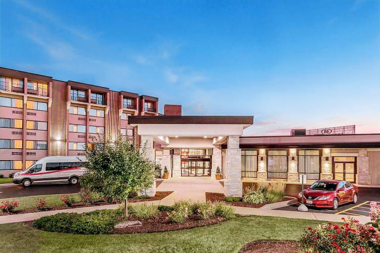 Crowne Plaza Milwaukee Airport by IHG in Milwaukee, WI