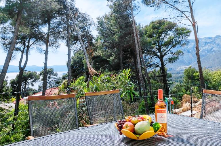 Holiday apartment with patio, yard & barbeque | Sea view — photo 4