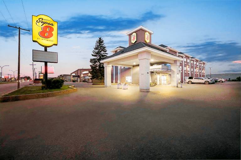 Super 8 By Wyndham Saskatoon Near Saskatoon Airport — photo 4