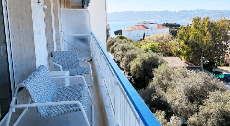Holiday apartment with patio — photo 3