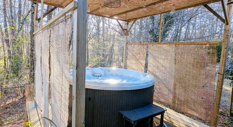 Pleasant chalet with pool & jacuzzi | Pets allowed in Bergerac