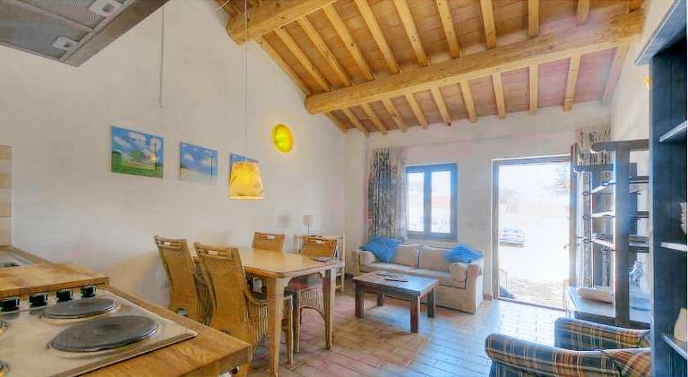 Rental apartment with barbeque, terrace & private pool — photo 3