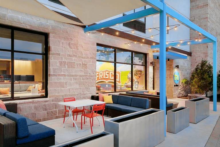 Tru by Hilton Frisco Dallas — photo 4