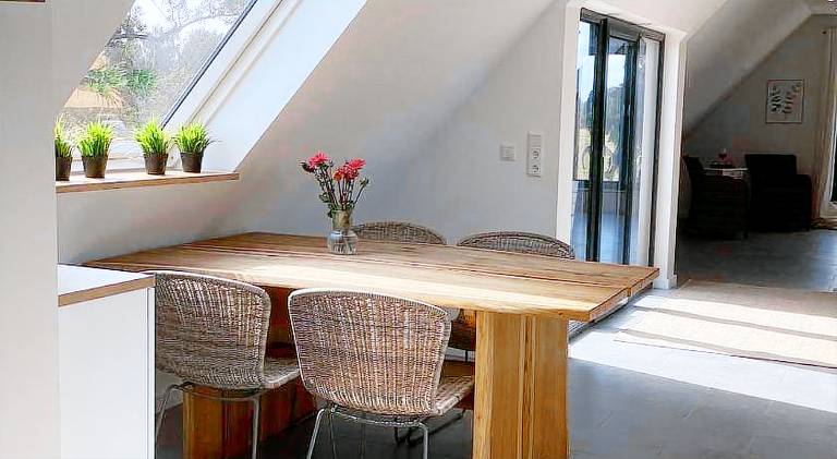 Rental apartment with patio — photo 2