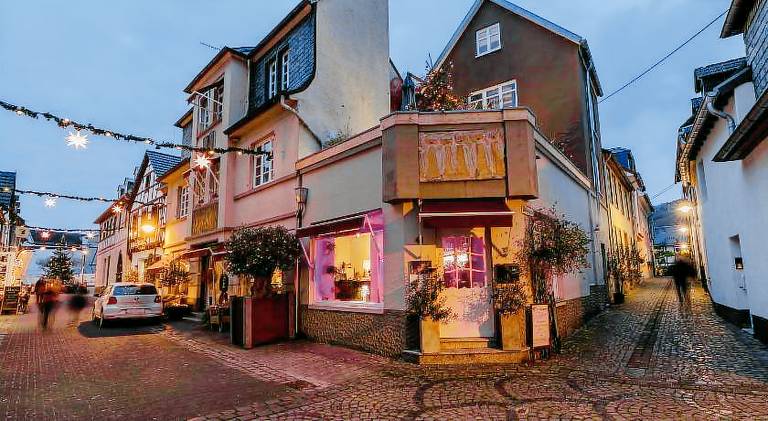 House with 2 rooms for 7 persons in Neuwied