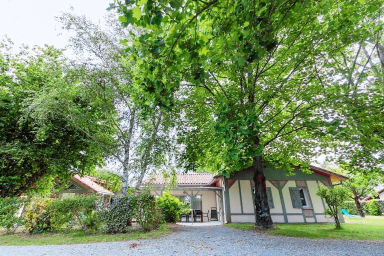 Gite with grill, garden & terrace | Pet-friendly — photo 2