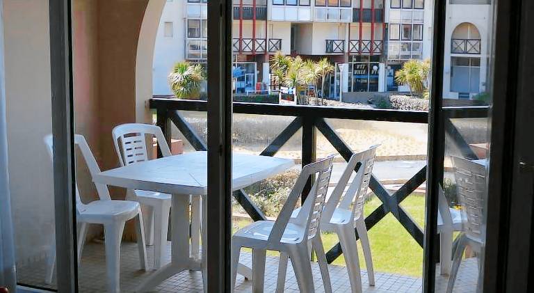 Holiday apartment with pool & terrace — photo 4